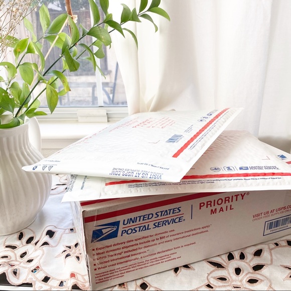 Meet your Posher, Lili - Picture 2 of 4